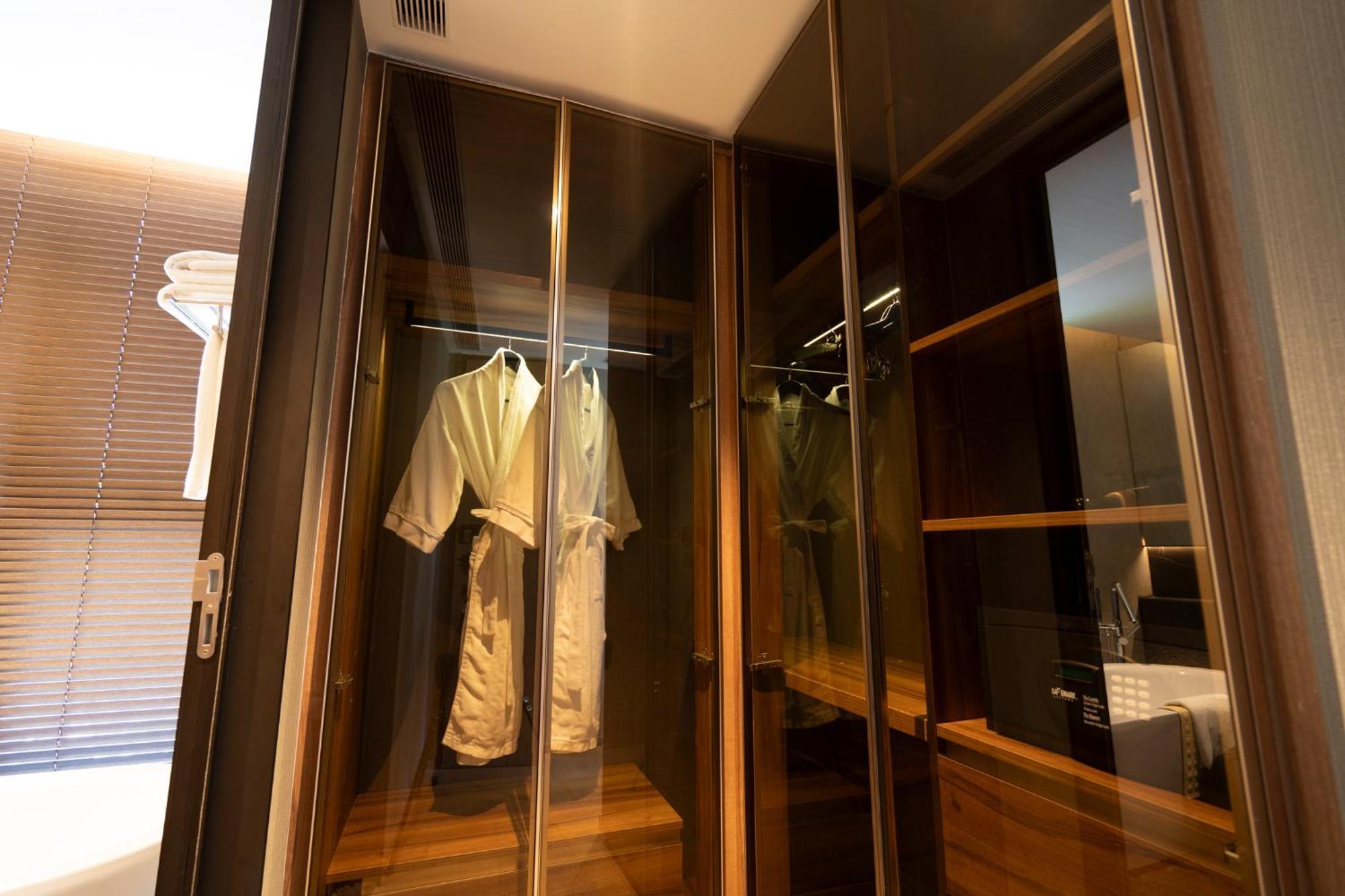 Walton Suites Sukhumvit Bangkok Esterno foto