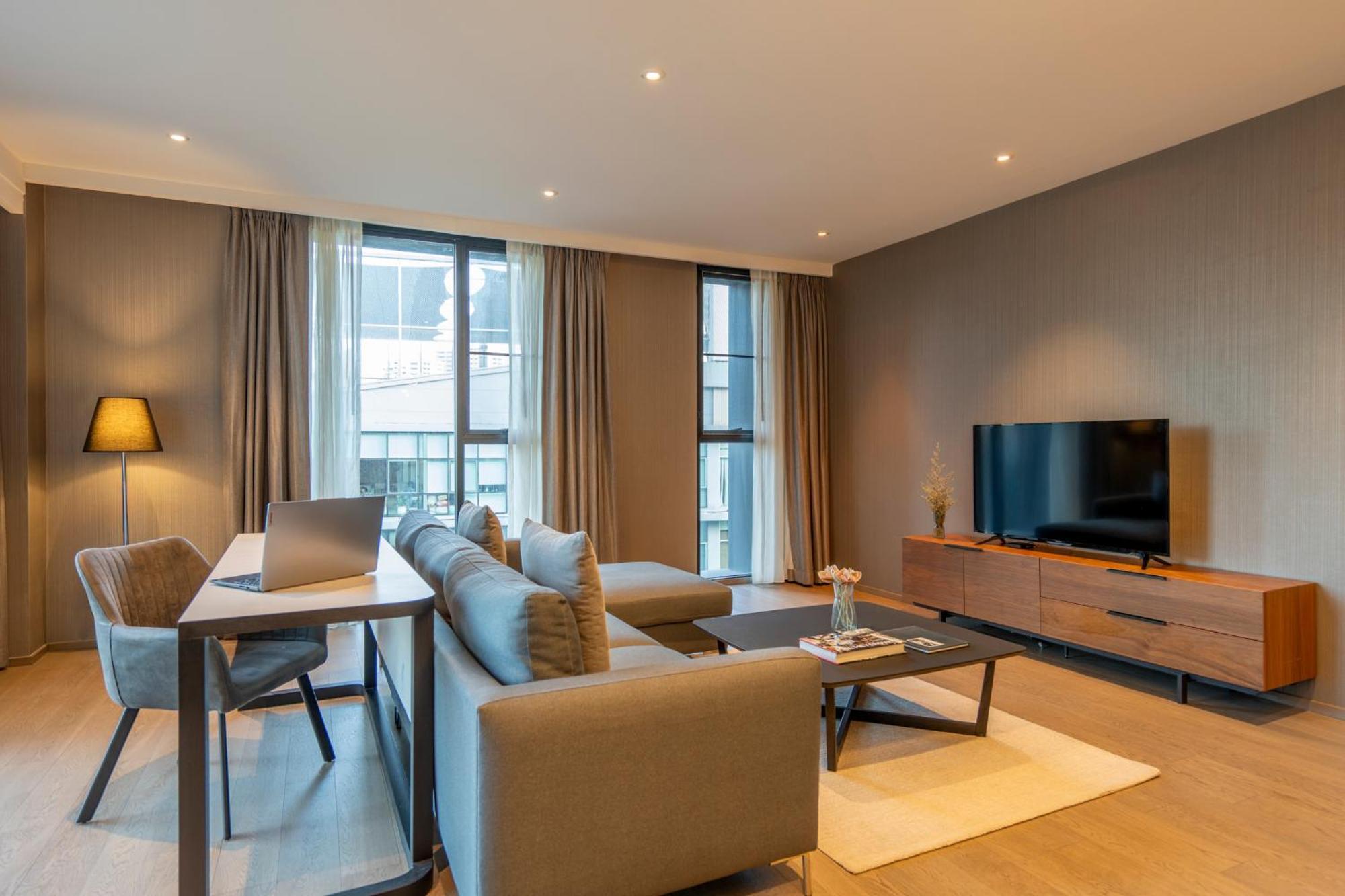 Walton Suites Sukhumvit Bangkok Esterno foto